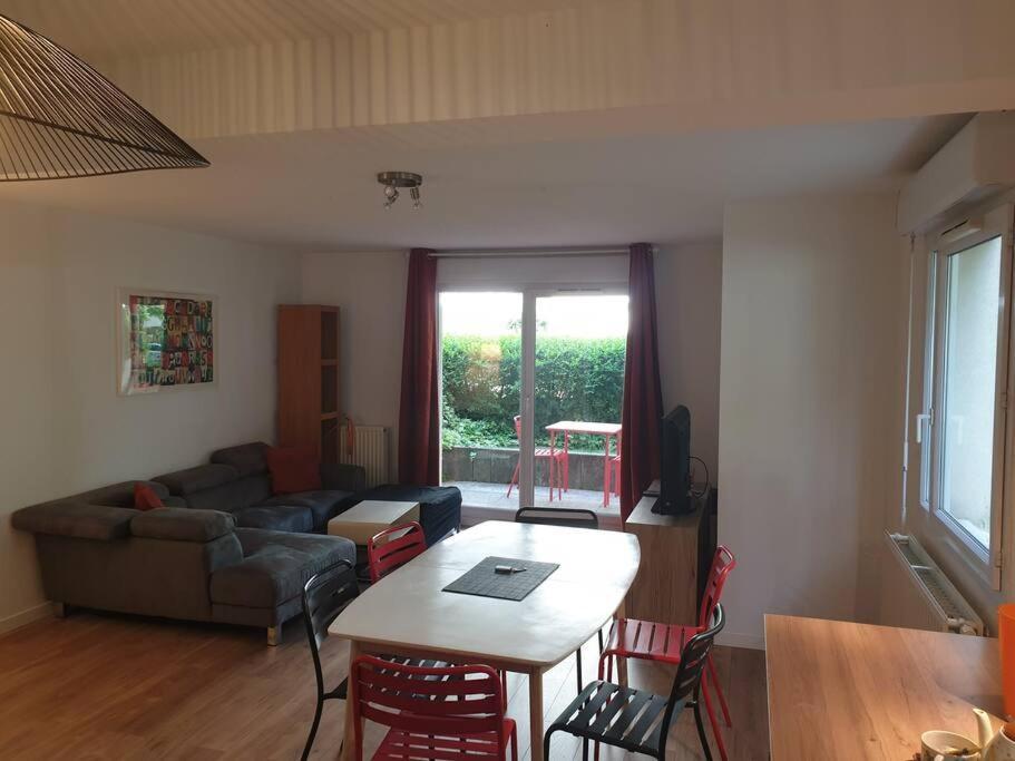 62 M2 Rez De Jardin, Terrasse , 6 Lits Et Parking Apartment Анси Екстериор снимка